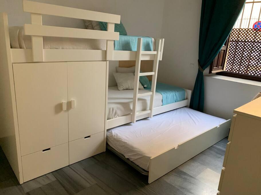 Beautiful Silent Apartment Private Parking Seville Luaran gambar