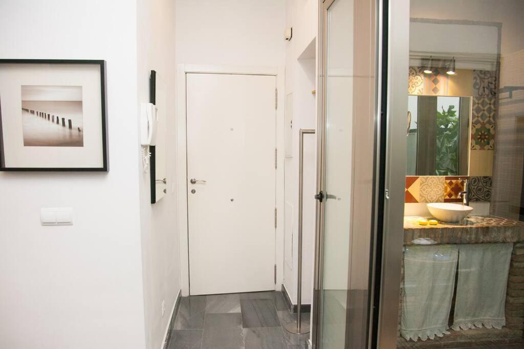 Beautiful Silent Apartment Private Parking Seville Luaran gambar