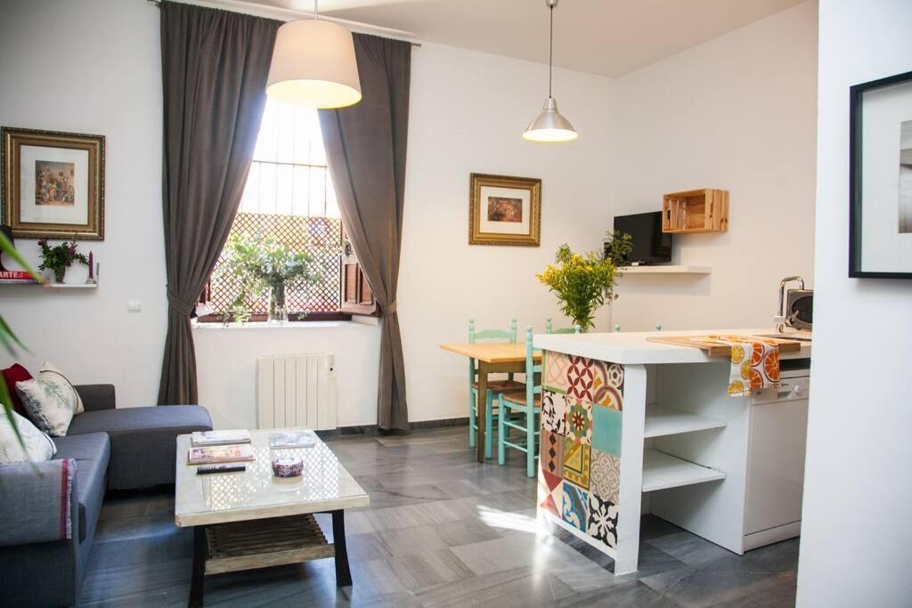 Beautiful Silent Apartment Private Parking Seville Luaran gambar