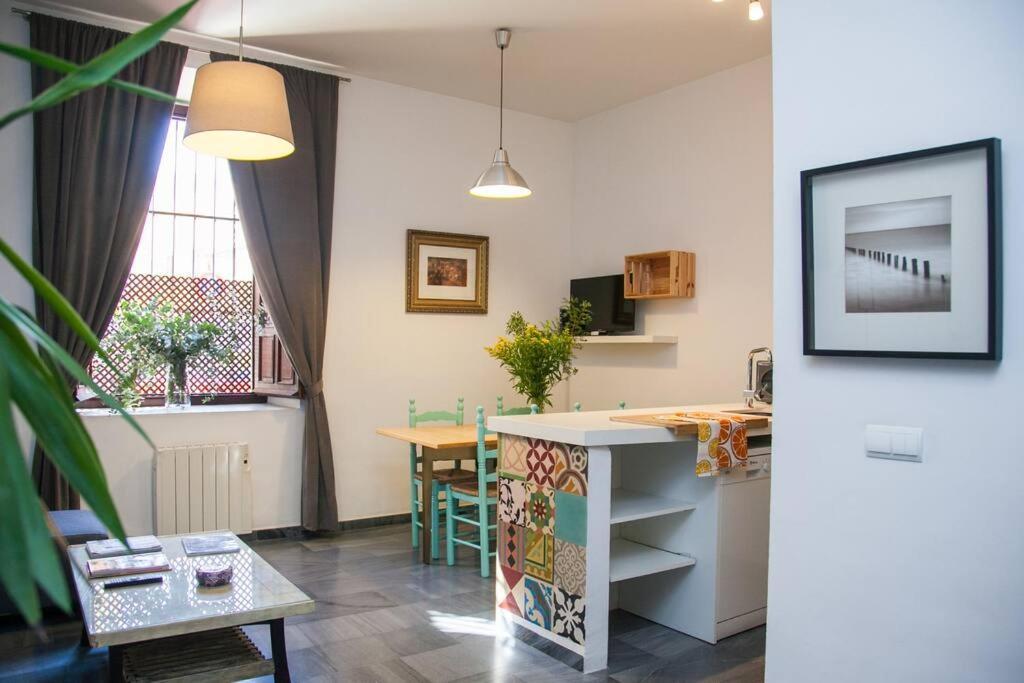 Beautiful Silent Apartment Private Parking Seville Luaran gambar
